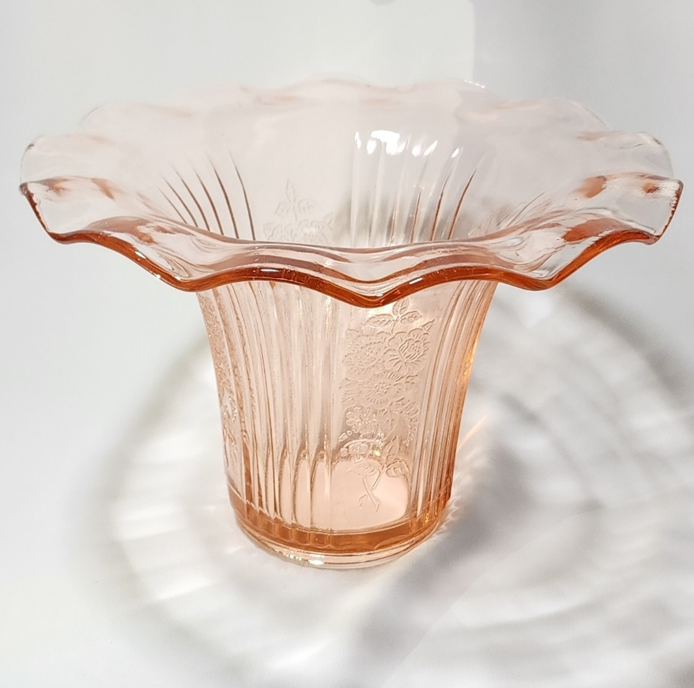 Vintage Pink Peach Mayfair Open Rose Sweet Pea Flower Vase Anchor Hocking 1930s